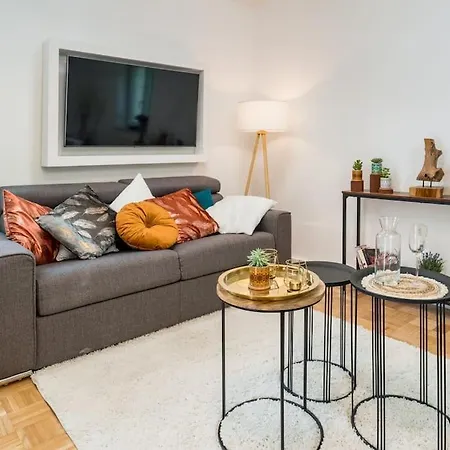 Apartmán Eg Rechts -wunderschoene Grosse 3-zimmer City Naehe Salzburg *