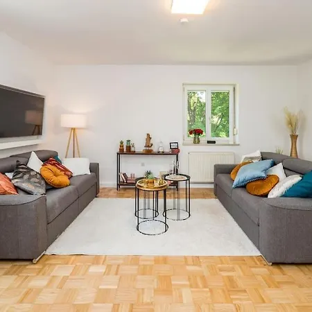 Apartmán Eg Rechts -wunderschoene Grosse 3-zimmer City Naehe Salzburg