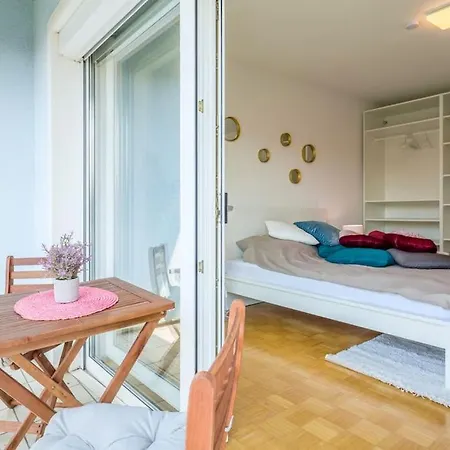 Eg Rechts -wunderschoene Grosse 3-zimmer City Naehe Salzburg *