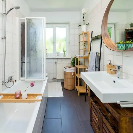 Eg Rechts -wunderschoene Grosse 3-zimmer City Naehe Salzburg Apartmán Freilassing